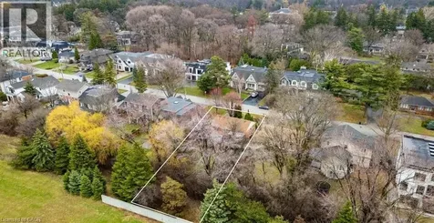 1051 Melvin Avenue Oakville ON L6J 2V8