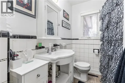 1051 Melvin Avenue Oakville ON L6J 2V8