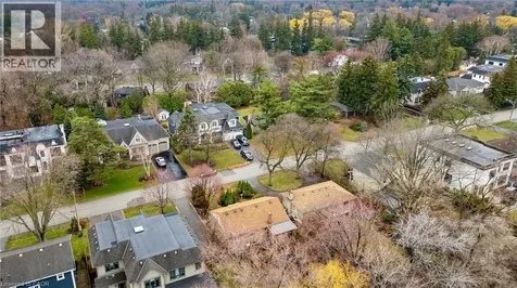 1051 Melvin Avenue Oakville ON L6J 2V8
