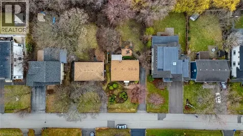 1051 Melvin Avenue Oakville ON L6J 2V8