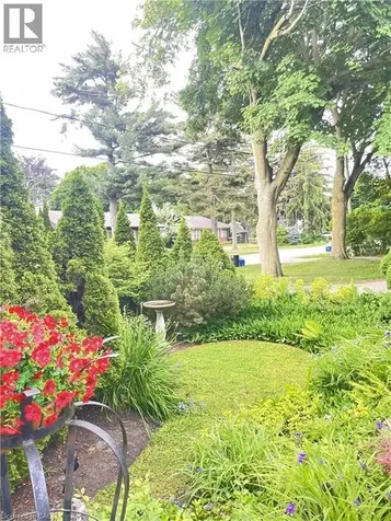 1051 Melvin Avenue Oakville ON L6J 2V8