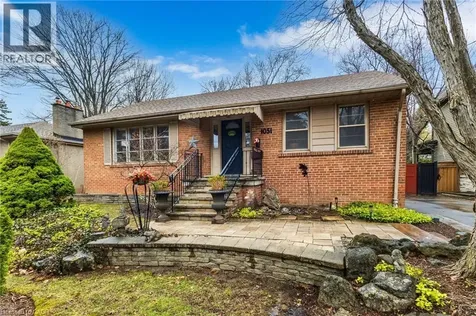 1051 Melvin Avenue Oakville ON L6J 2V8