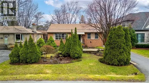1051 Melvin Avenue Oakville ON L6J 2V8