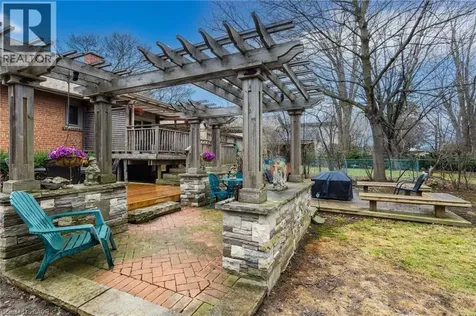 1051 Melvin Avenue Oakville ON L6J 2V8
