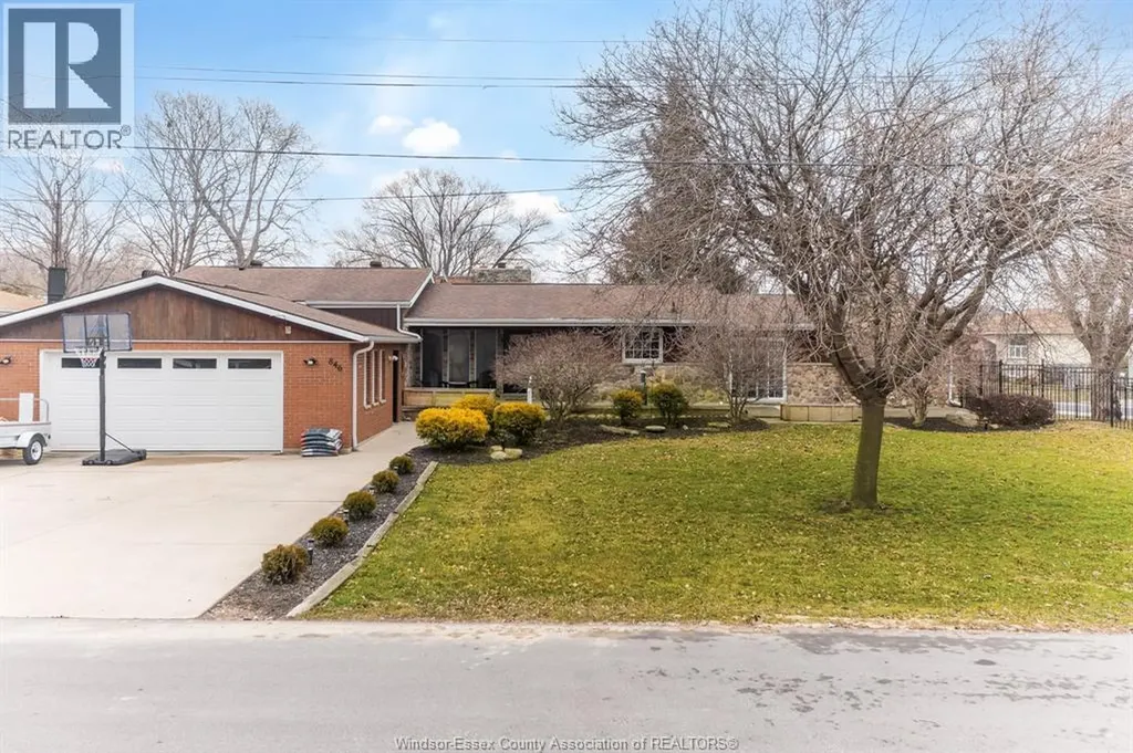 846 Park Kingsville ON N9Y 3C5