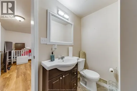 846 Park Kingsville ON N9Y 3C5