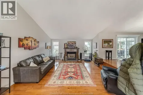 846 Park Kingsville ON N9Y 3C5