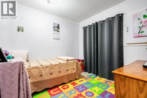402 Oak Street East Leamington ON N8H 4V4
