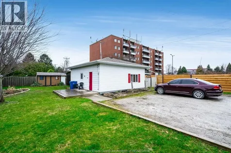 402 Oak Street East Leamington ON N8H 4V4