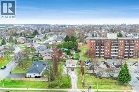 402 Oak Street East Leamington ON N8H 4V4