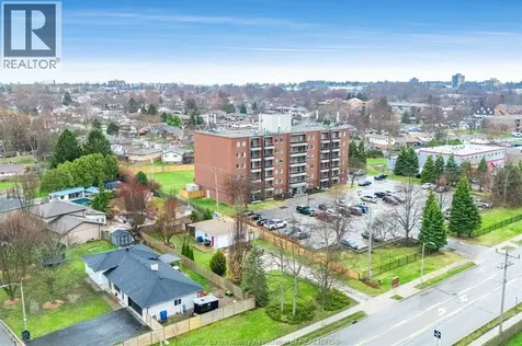402 Oak Street East Leamington ON N8H 4V4
