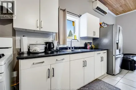 402 Oak Street East Leamington ON N8H 4V4