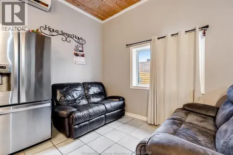402 Oak Street East Leamington ON N8H 4V4