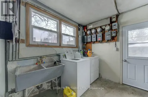 109 Eton Drive Kitchener ON N2B 1N1