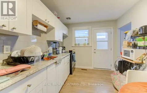 109 Eton Drive Kitchener ON N2B 1N1
