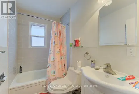 109 Eton Drive Kitchener ON N2B 1N1