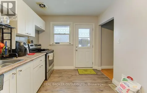 109 Eton Drive Kitchener ON N2B 1N1