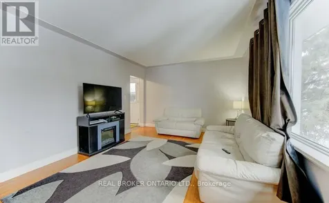 109 Eton Drive Kitchener ON N2B 1N1