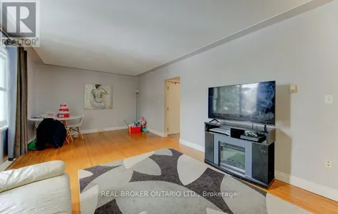 109 Eton Drive Kitchener ON N2B 1N1
