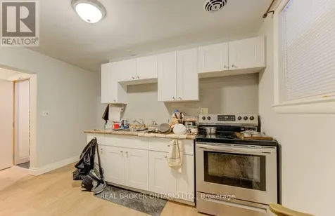 109 Eton Drive Kitchener ON N2B 1N1