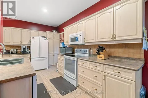 6 Deerrun Place Wasaga Beach ON L9Z 1H8