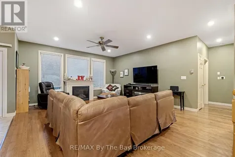 6 Deerrun Place Wasaga Beach ON L9Z 1H8