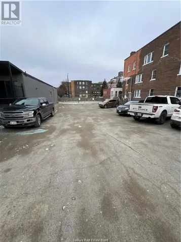 15 Mackenzie Street Unit# Lower East Side Sudbury ON P3C 4Y1