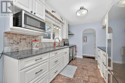 39 Golf Club Road Rideau Lakes ON K7A 4S5
