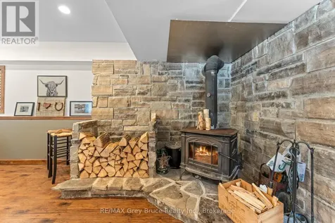 1535 15 Sideroad South Bruce Peninsula ON N0H 2T0
