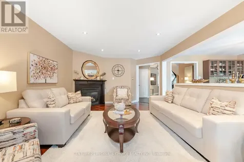52 Canning Crescent Cambridge ON N1T 1X2