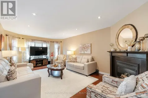 52 Canning Crescent Cambridge ON N1T 1X2