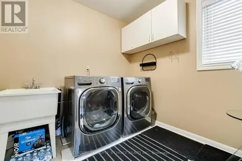 52 Canning Crescent Cambridge ON N1T 1X2