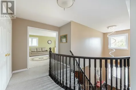 52 Canning Crescent Cambridge ON N1T 1X2