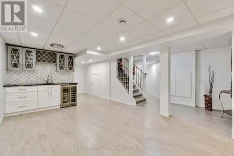52 Canning Crescent Cambridge ON N1T 1X2