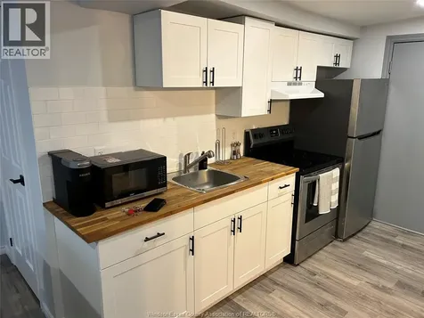 493 University Avenue West Windsor ON N9A 5P9