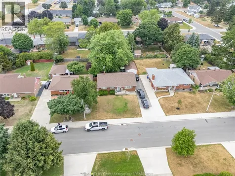 7 Gladstone Avenue Leamington ON N9Y 2H4
