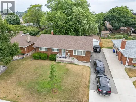 7 Gladstone Avenue Leamington ON N9Y 2H4
