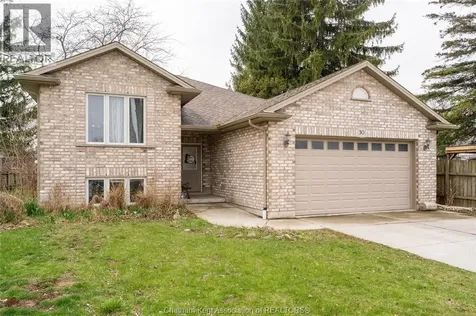 30 St Michael Avenue Chatham ON N7M 2E4