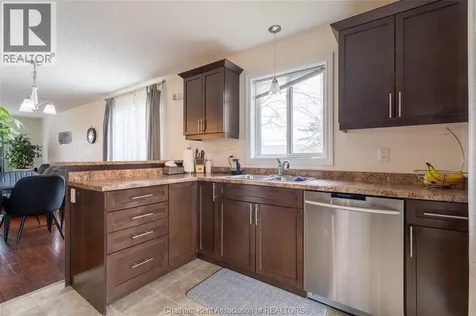30 St Michael Avenue Chatham ON N7M 2E4