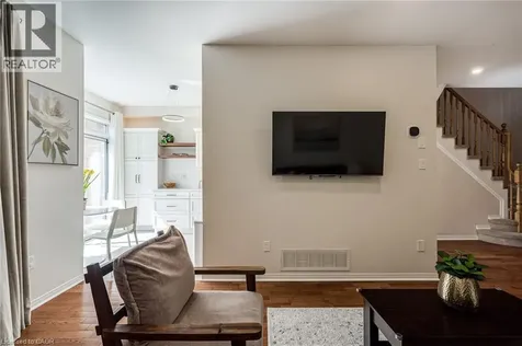 10 Davidson Boulevard Dundas ON L9H 7N9