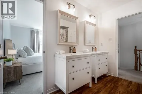 10 Davidson Boulevard Dundas ON L9H 7N9