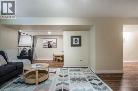 10 Davidson Boulevard Dundas ON L9H 7N9