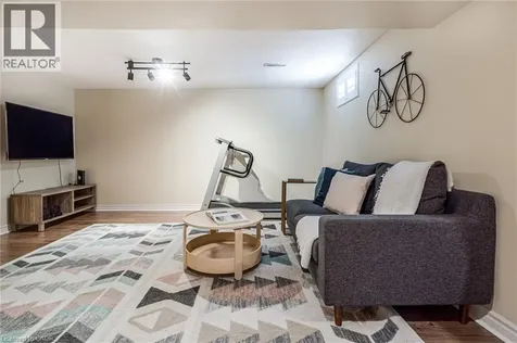 10 Davidson Boulevard Dundas ON L9H 7N9