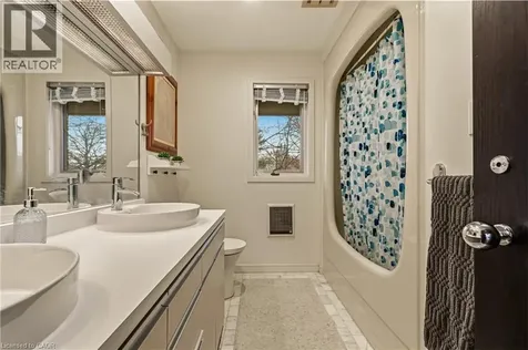 78 Terrace Drive Dundas ON L9H 3X2