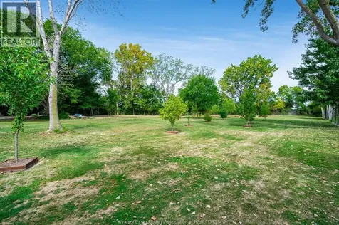 633 Point Pelee Drive Leamington ON N8H 3V4