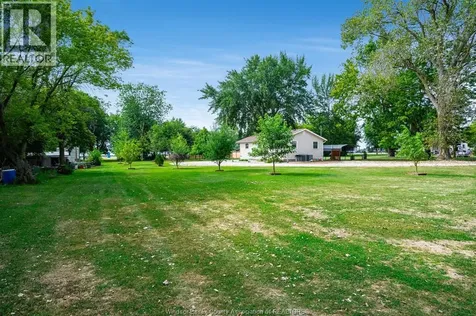 633 Point Pelee Drive Leamington ON N8H 3V4