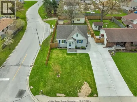 12357 Renaud Street Tecumseh ON N8N 1P9