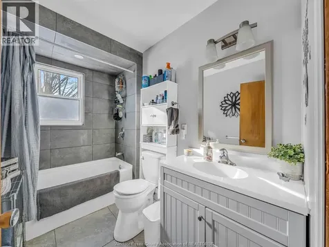 12357 Renaud Street Tecumseh ON N8N 1P9