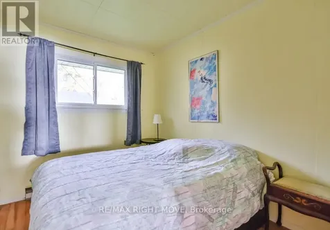 1467 Cunningham Crescent Severn ON L3V 7E1