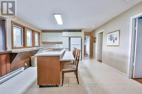 1467 Cunningham Crescent Severn ON L3V 7E1